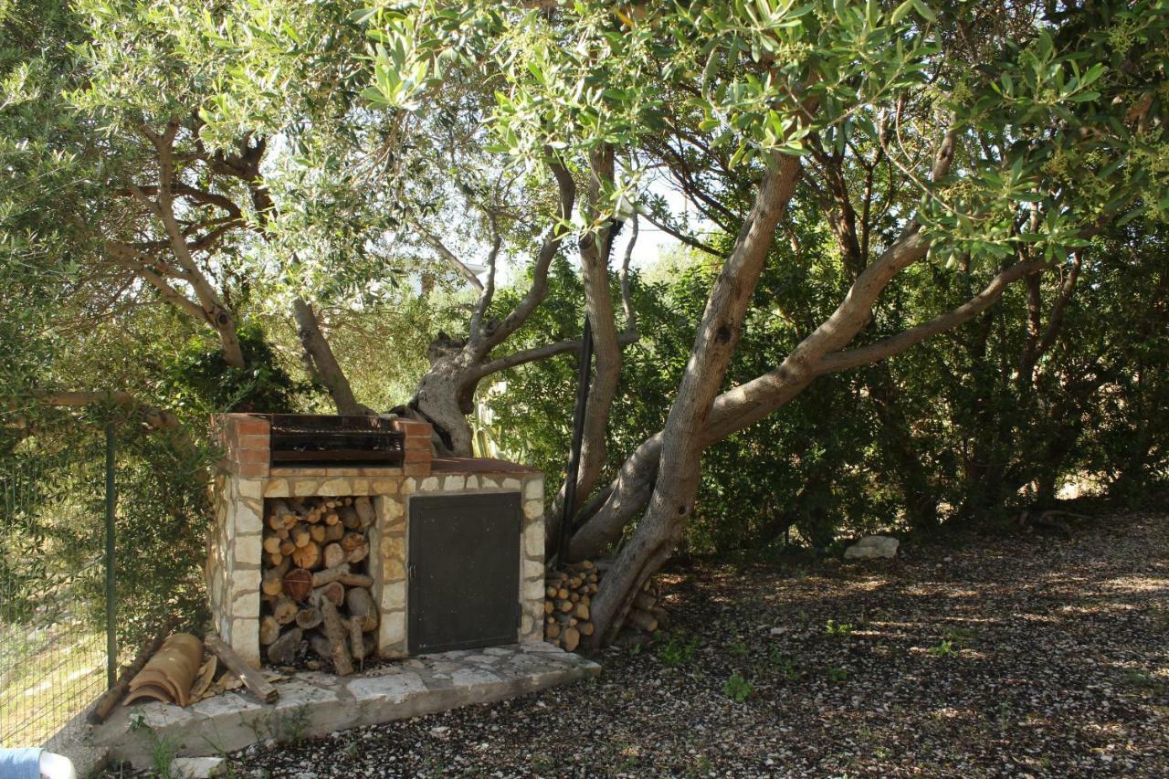 הוילה קאסטלמארה דל גולפו Rustici L'Antico Torchio מראה חיצוני תמונה
