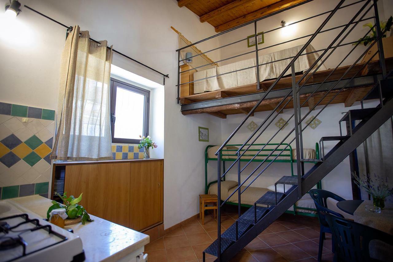 הוילה קאסטלמארה דל גולפו Rustici L'Antico Torchio מראה חיצוני תמונה