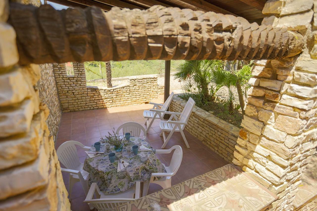 הוילה קאסטלמארה דל גולפו Rustici L'Antico Torchio מראה חיצוני תמונה